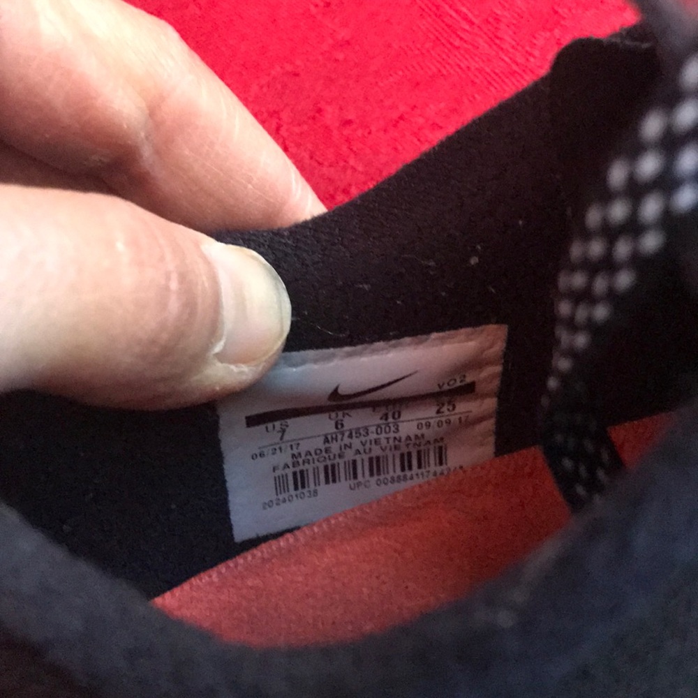 Nike metcons - Picture 2 of 3